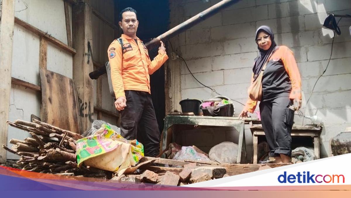 Tanah Bergerak di Rumpin Bogor, Dapur Rumah Warga Ambruk
