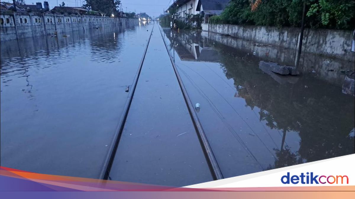 KA Argo Merbabu Dibatalkan Imbas Banjir, KA Jakarta-Pekalongan Tetap Operasi