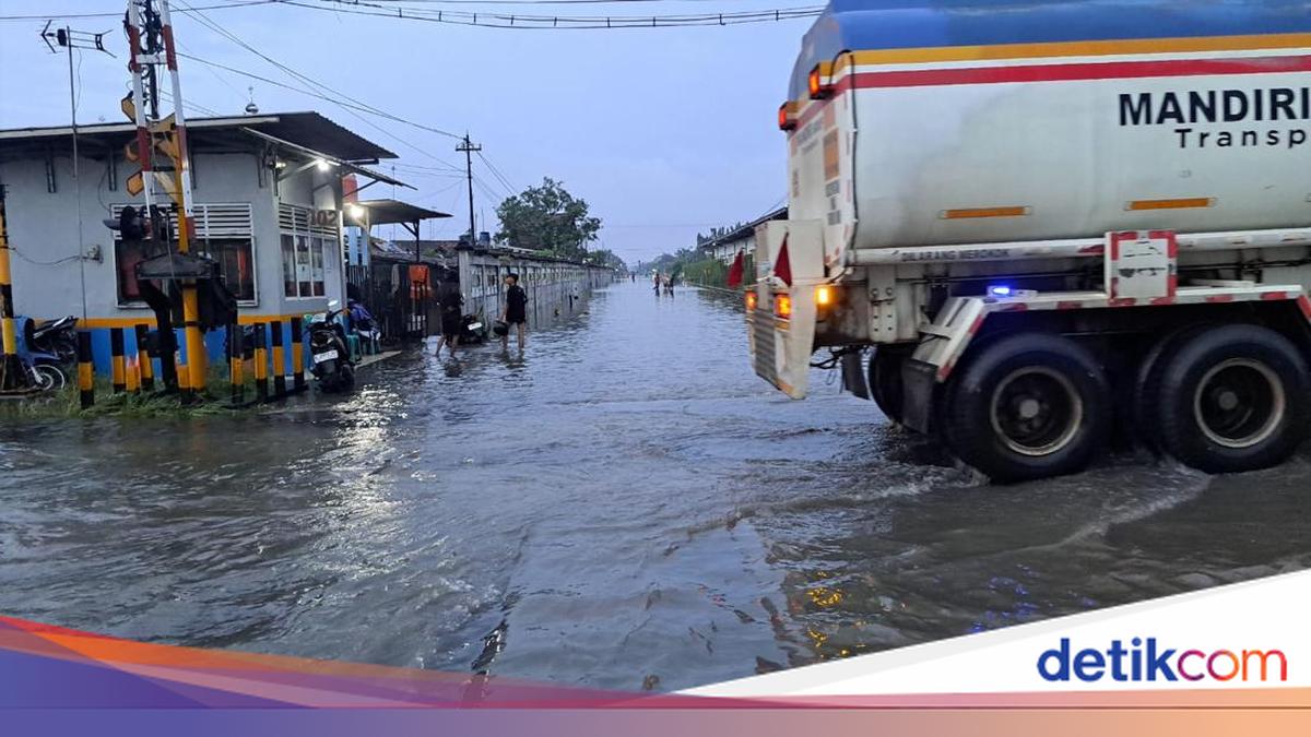 Jalur Rel Stasiun Pekalongan-Sragi Terencam Banjir, 4 Perjalanan KA Dibatalkan