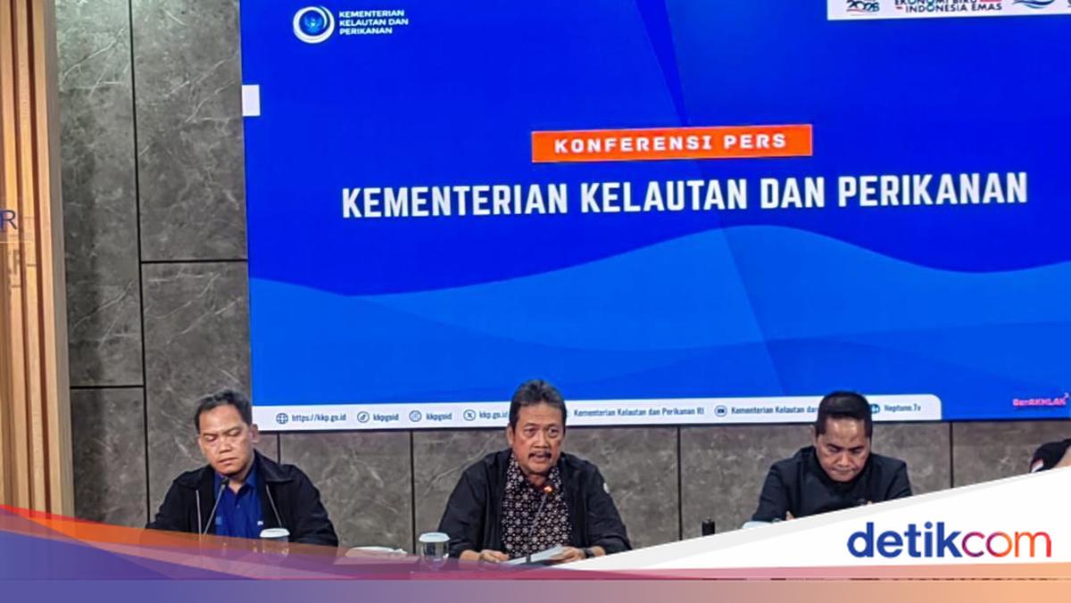 Menteri KKP Serahkan Pencarian Korban Pesawat ATR 42-500 Jatuh ke Basarnas-KNKT