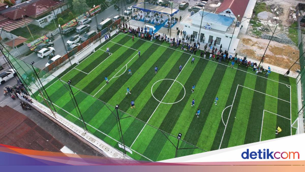 Walkot Pekanbaru Bangun Fasilitas Lapangan Mini Soccer Gratis buat Warga
