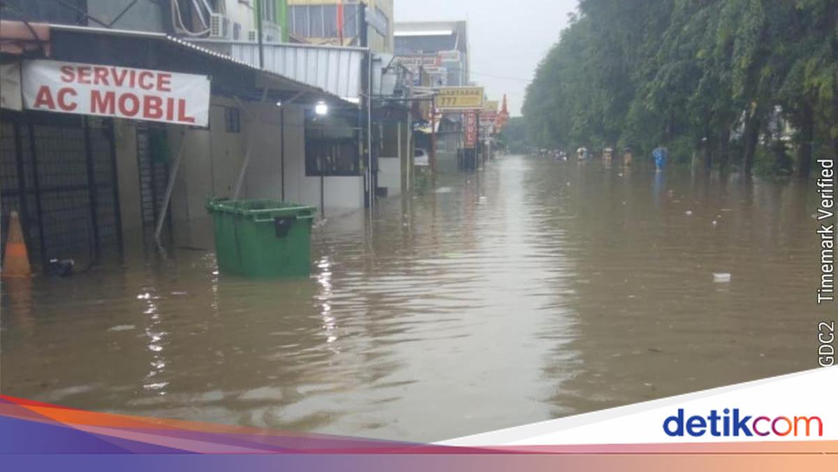 Kelapa Gading Banjir, Jalan Boulevard hingga Pegangsaan Dua Terendam
