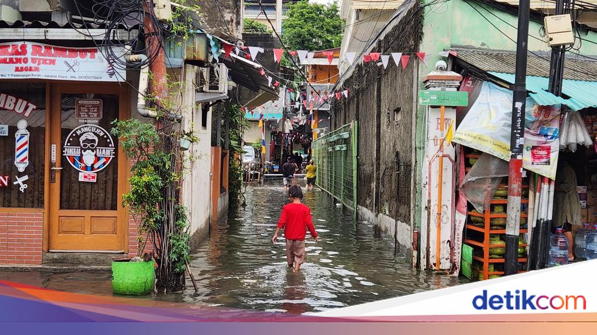 Update Banjir Jakarta: 36 RT-27 Jalan Terendam, 43 Orang Mengungsi