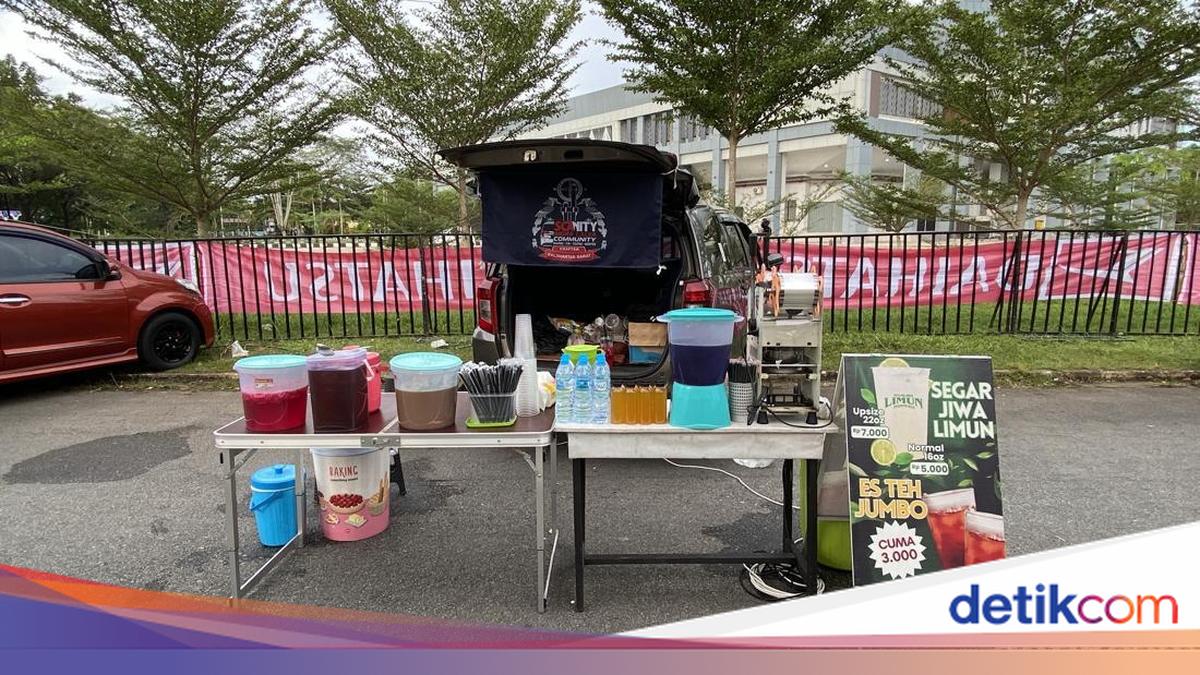 Bazaar Bagasi di Daihatsu Kumpul Sahabat Pontianak, Jualan dari Pintu Belakang Mobil