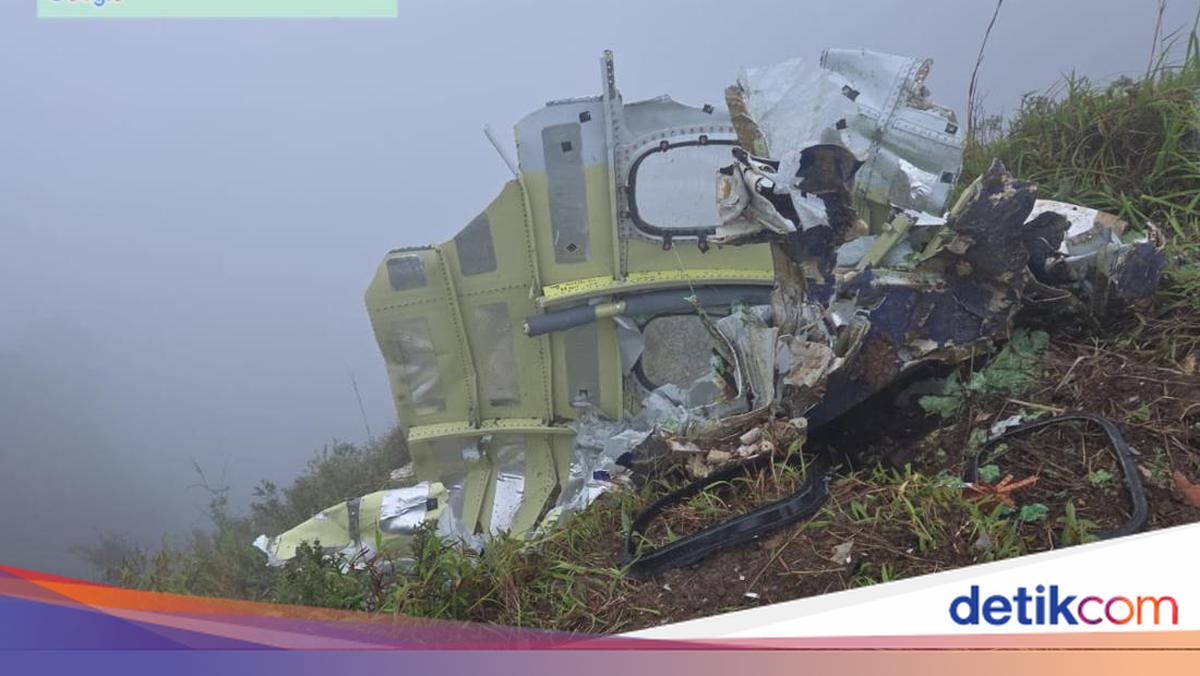 Wujud Puing Badan-Ekor Pesawat ATR 42-500 Jatuh di Puncak Bulusaraung