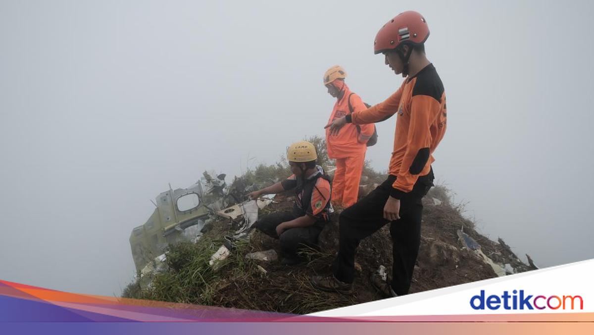 Tim SAR Tak Dengar Suara Minta Tolong Saat Temukan Hp Kopilot ATR 42-500