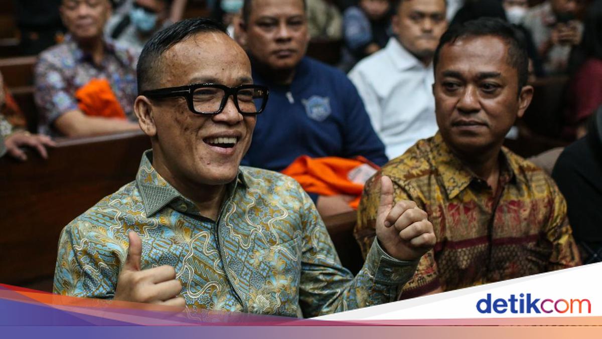 Noel Juga Didakwa Terima Gratifikasi Rp 3,3 M dan Motor Ducati dari Bawahan