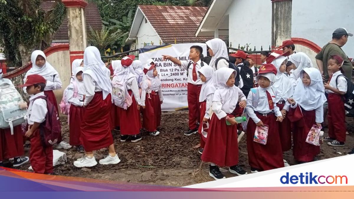 SDN di Pandeglang Disegel Ahli Waris, Siswa Tak Bisa Belajar di Sekolah