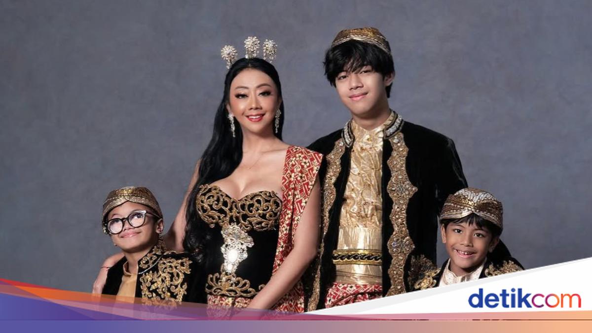 Asri Welas soal Viral Pemotretan dengan Ketiga Anak