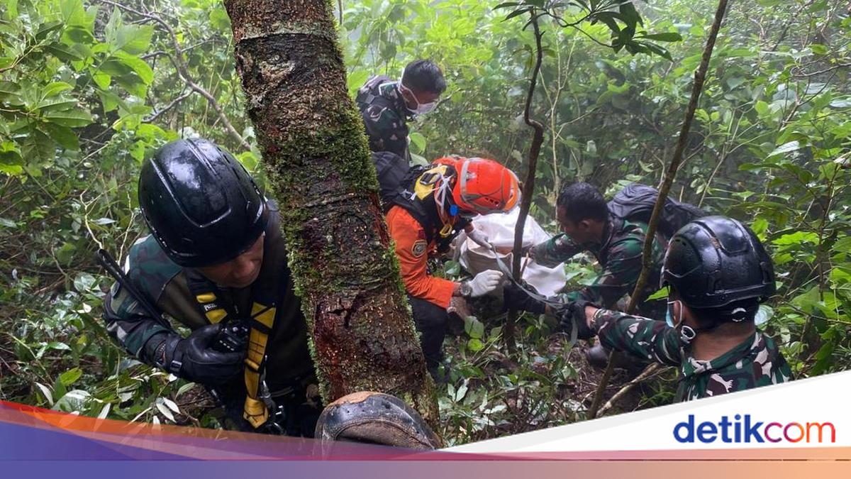 Evakuasi Sulit, Lokasi Jatuh Pesawat ATR 42-500 Jauh dari Jalur Pendakian