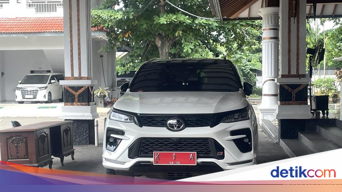 Bupati Pati Dijerat KPK, Mobil Dinas Sudewo Nganggur di Parkiran