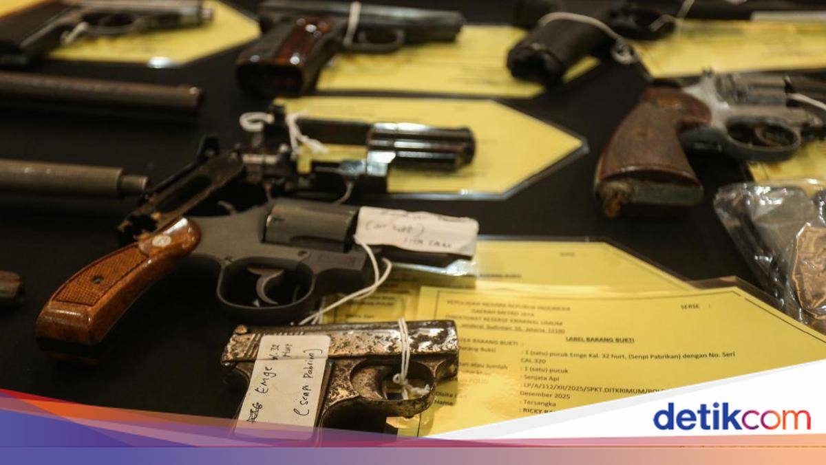 Sindikat di Sumedang Jualan Senpi Rakitan Secara Online Pakai Sistem PO