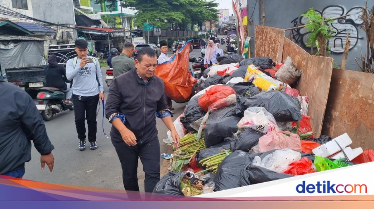 SD di Ciputat Keluhkan Bau Sampah di Sekolah, Polisi Bantu Angkut