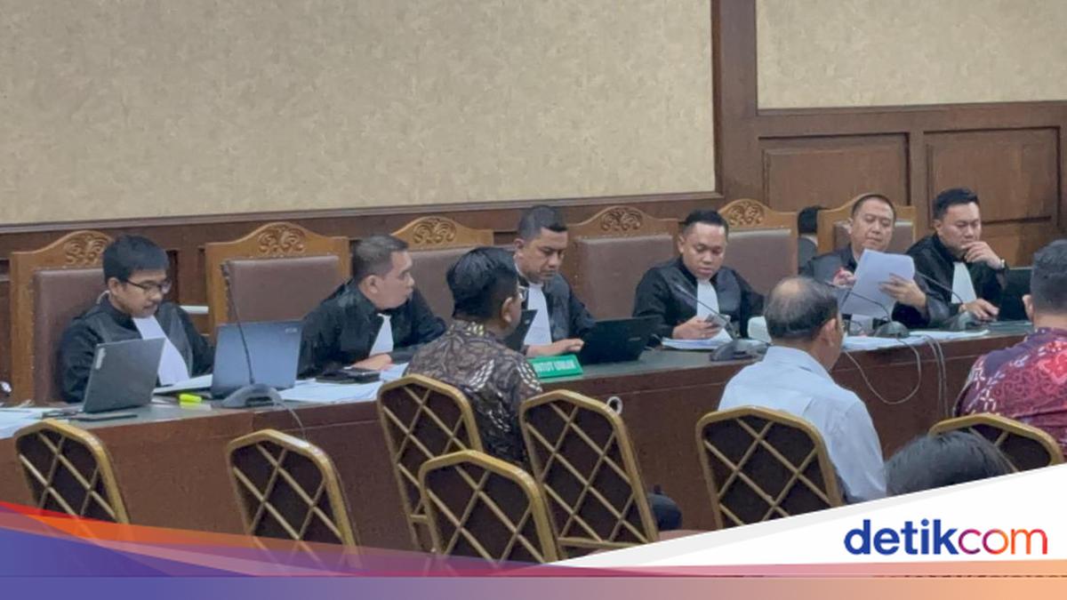 Jaksa Tegur Saksi Kasus Chromebook: Nggak Usah Cengengesan Bos!