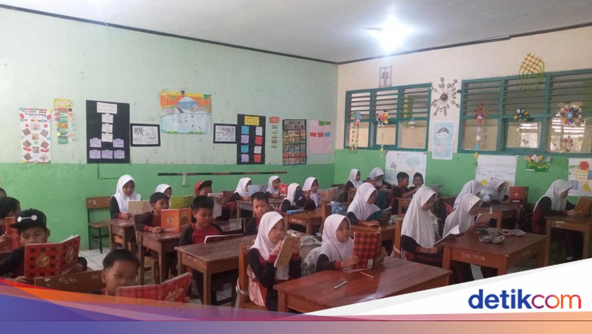 Ahli Waris Buka Segel SDN di Pandeglang, Siswa Kembali Belajar di Sekolah