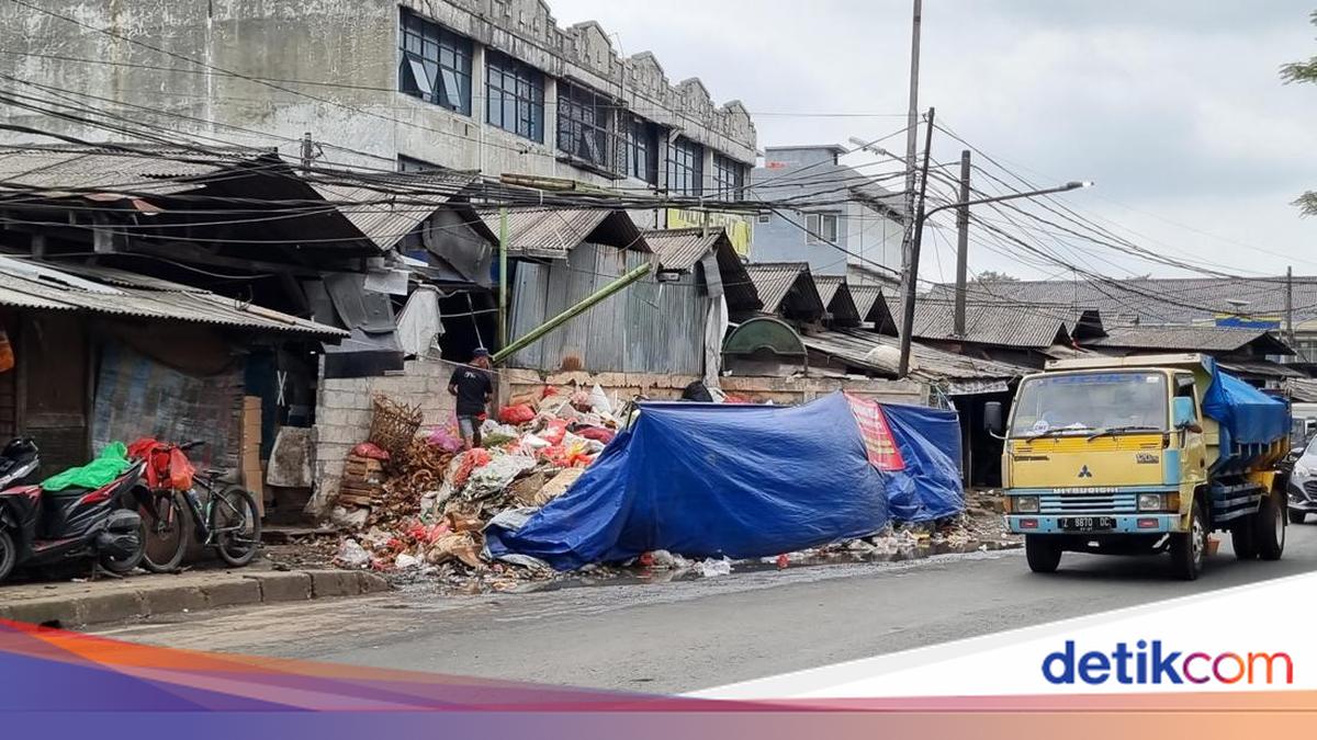 Status Darurat Berakhir, Tumpukan Sampah Masih Terlihat di Ciputat Tangsel