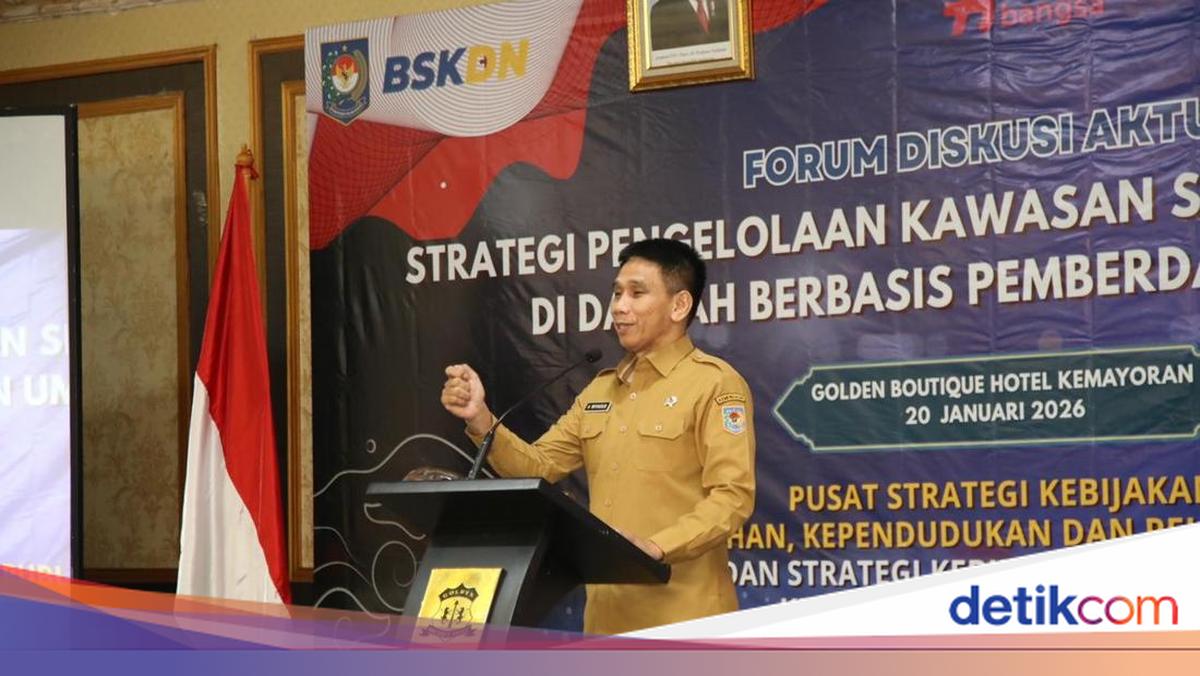 Wamendagri Dorong Pengelolaan Stadion Sepak Bola Berdayakan UMKM