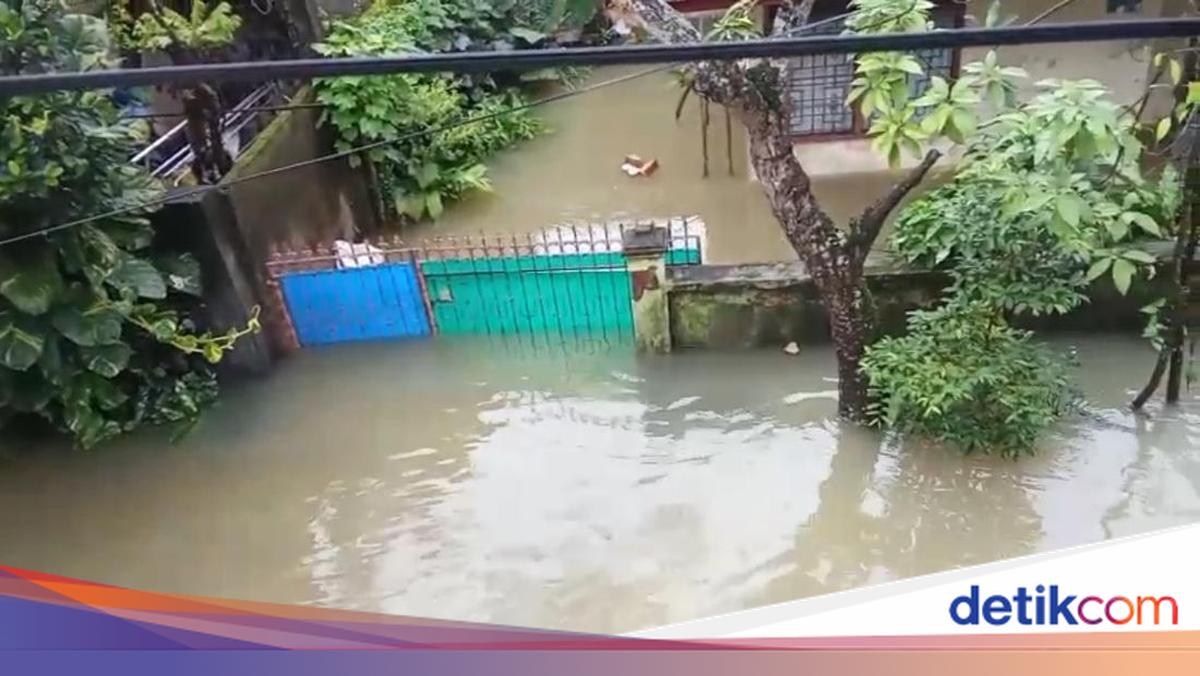Hujan Tak Kunjung Reda, Banjir Rendam Ratusan Rumah di Labuapi Lombok Barat