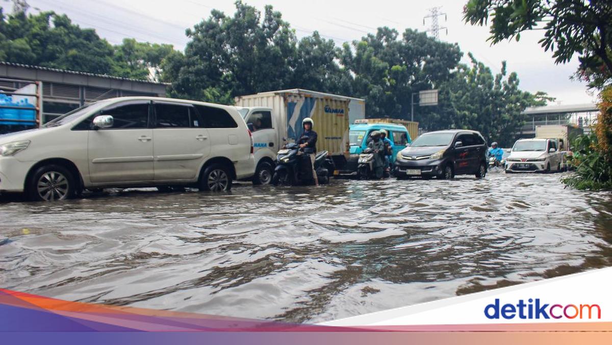 Wilayah Terdampak Banjir Jakarta Bertambah, Kini Jadi 15 RT-20 Ruas Jalan