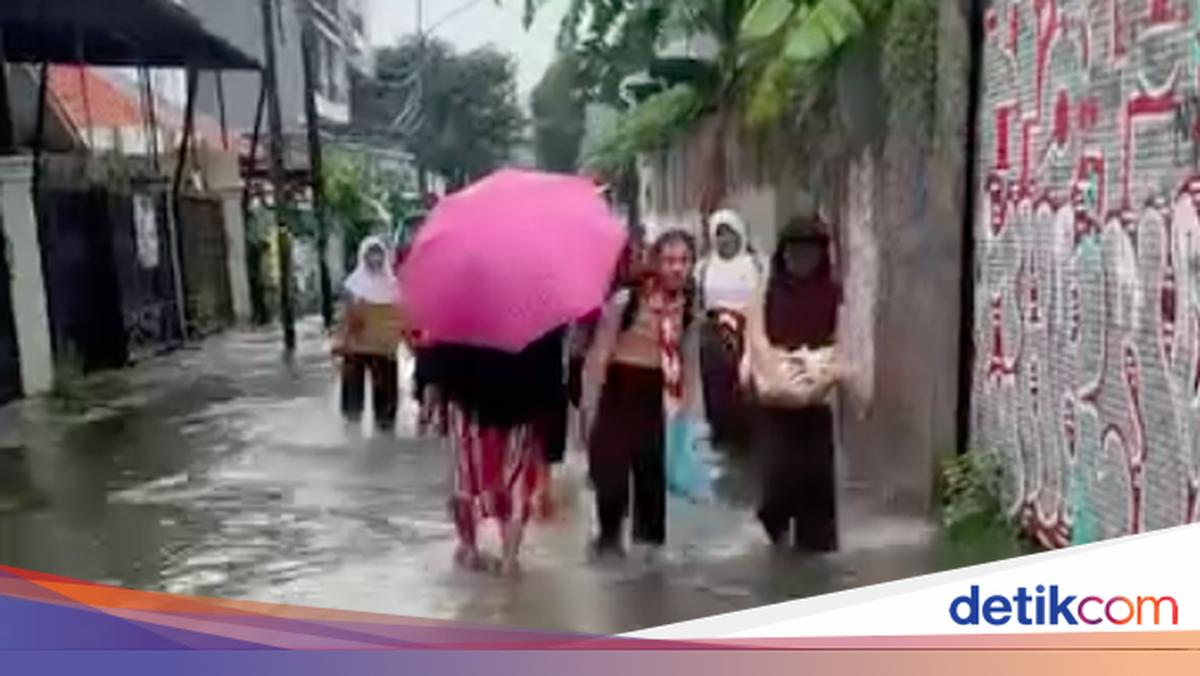 Permukiman di Kebon Jeruk Jakbar Tergenang Banjir, Air Capai 30 Cm