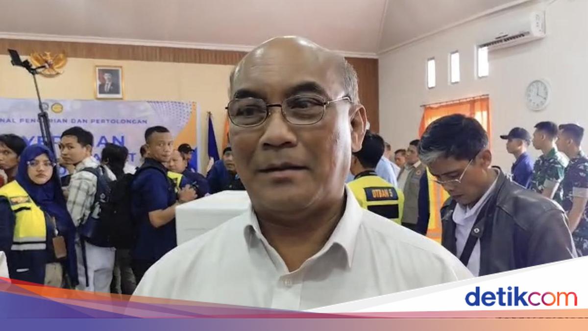 KNKT Cek 'Black Box' Taksi Green SM Investigasi Kecelakaan Kereta di Bekasi