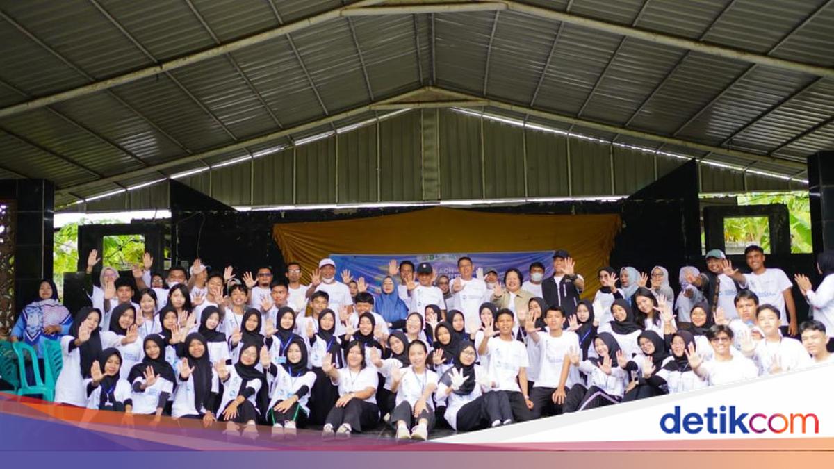 Kolaborasi MPR RI dan Forum Anak Samawa Gelar Aksi Bersih Pantai