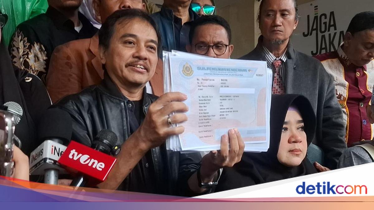 3 Tersangka Kasus Tuduhan Ijazah Palsu Diperiksa, Roy Suryo Ikut Hadir