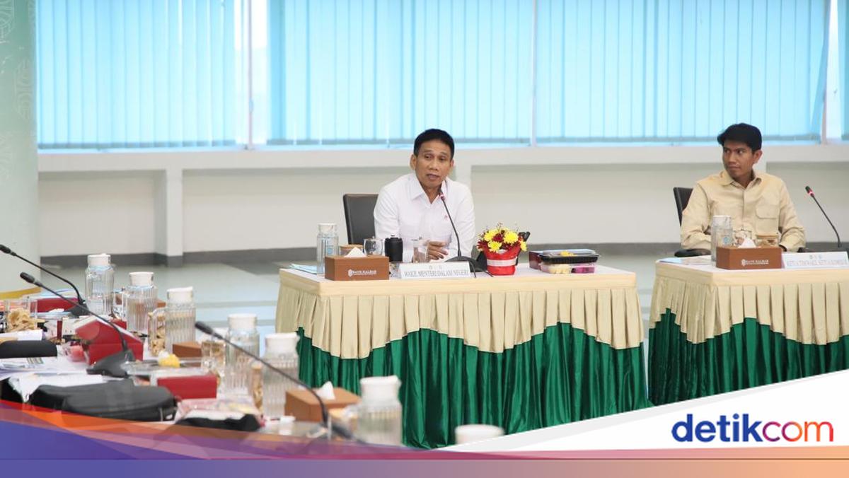 Wamendagri Tekankan Peran Strategis BUMD Dorong Perekonomian Daerah