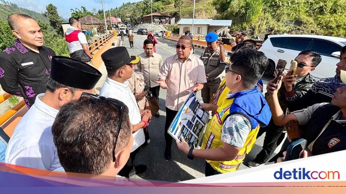 Cek Pembangunan Jalan Aia Dingin Solok, Andre Rosiade Desak Pembebasan Lahan