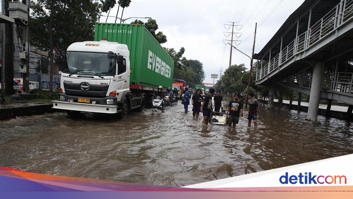 121 RT dan 16 Ruas Jalan di Jakarta Masih Terendam Banjir, Ini Titiknya