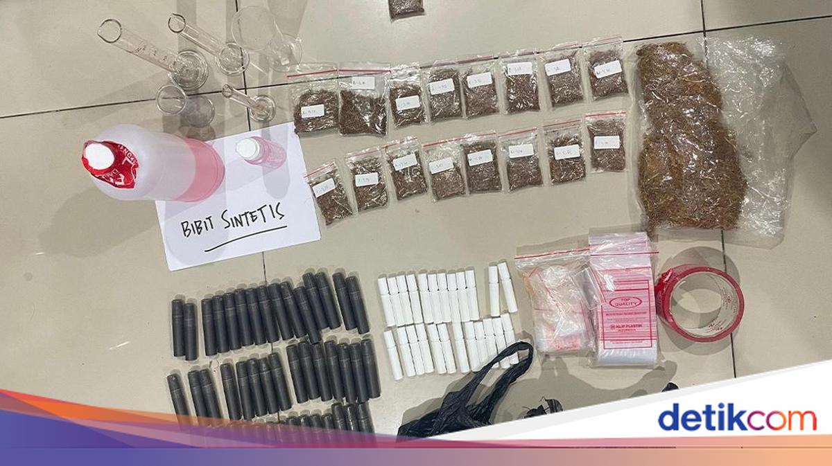 Polda Metro Bongkar 'Pabrik' Tembakau Sintetis Rp 5 M di Jakbar