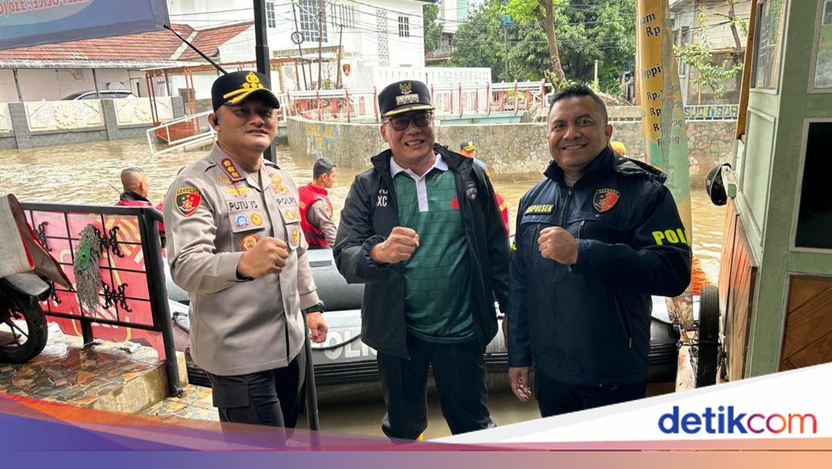 Polres Jaksel Siagakan Perahu untuk Bantu Mobilitas Warga Korban Banjir