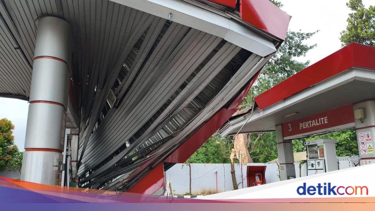 Belum Diperbaiki Usai Ditimpa Pohon, SPBU Pramuka Raya Tutup Operasi