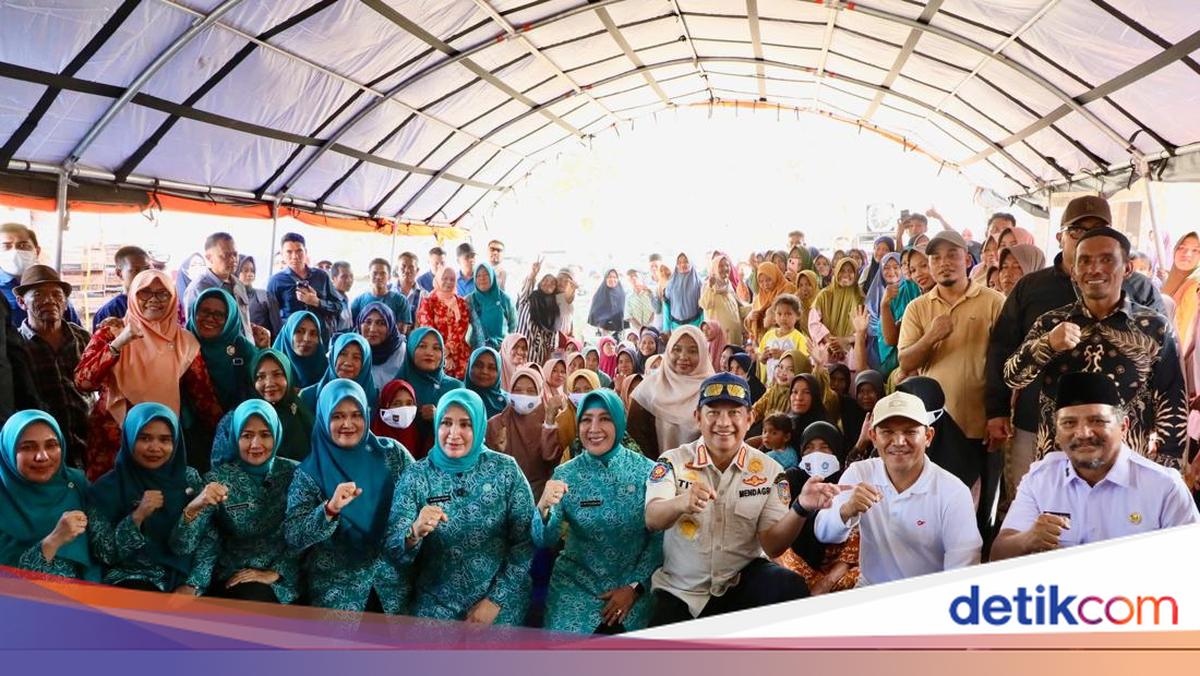 Ketum TP PKK Beri Bantuan Buat Warga Terdampak Bencana di Aceh Tamiang