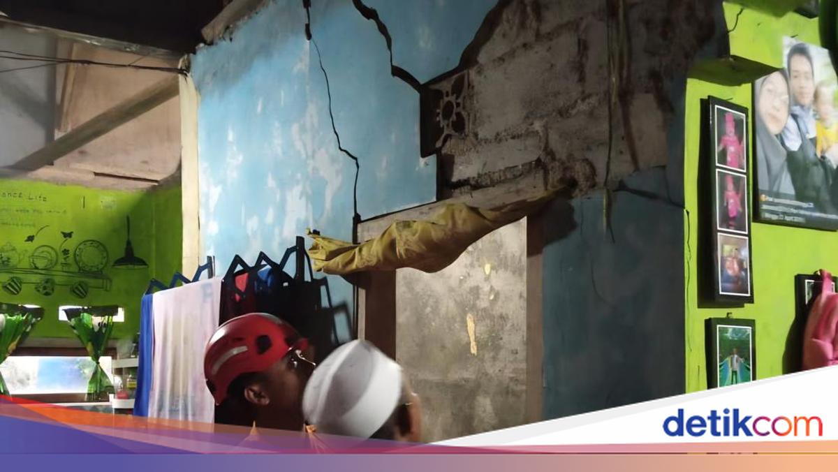 12 Rumah Rusak Akibat Tanah Bergerak di Bogor, Jalan Penghubung Desa Retak