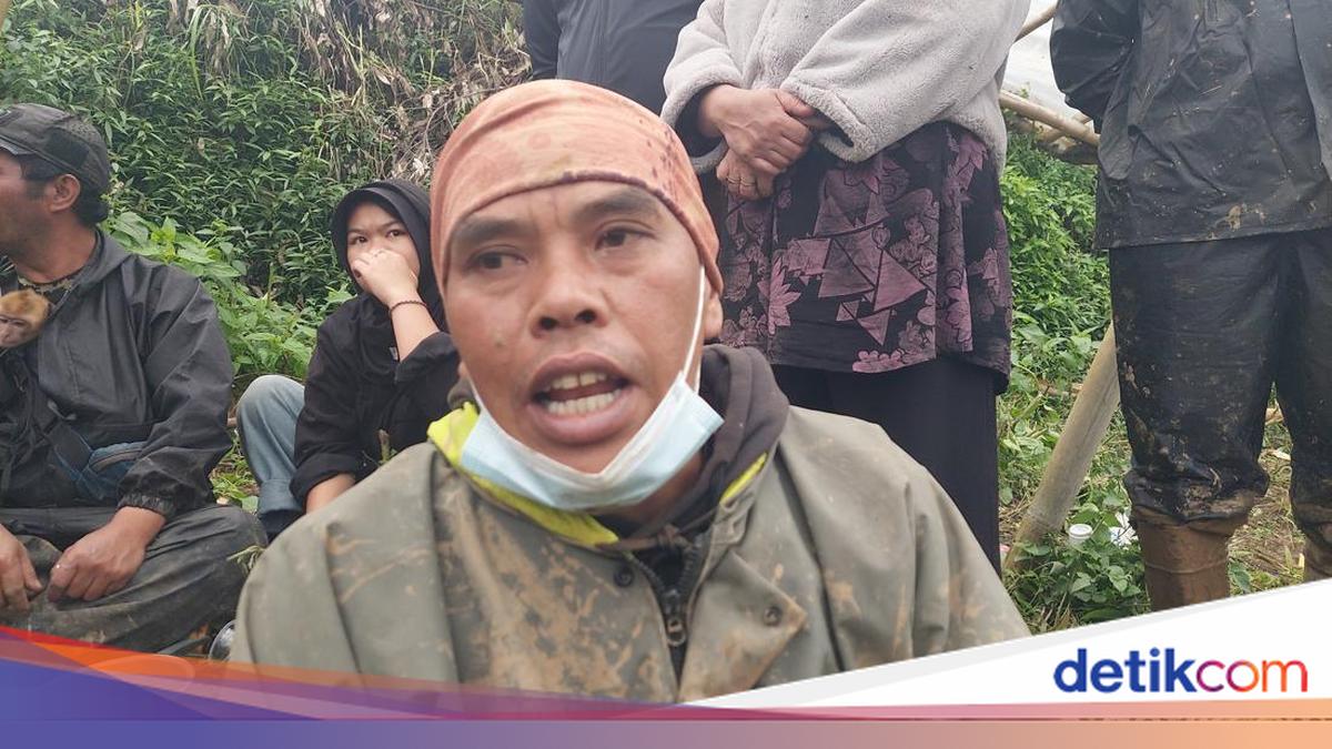 Asep 3 Hari Gali Lumpur Cari Anaknya yang Ditelan Longsor Cisarua