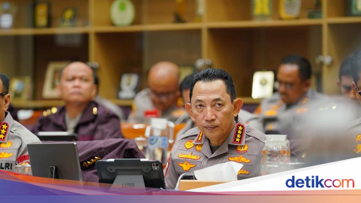 Kapolri Minta Jajaran Perjuangkan Polri di Bawah Presiden Sampai Titik Darah Penghabisan