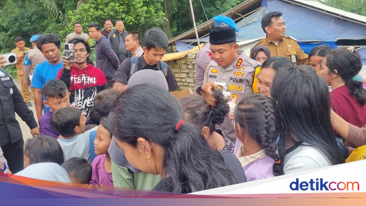 Tinjau Lokasi Banjir Binuang, Kapolres Serang Beri Bantuan-Trauma Healing