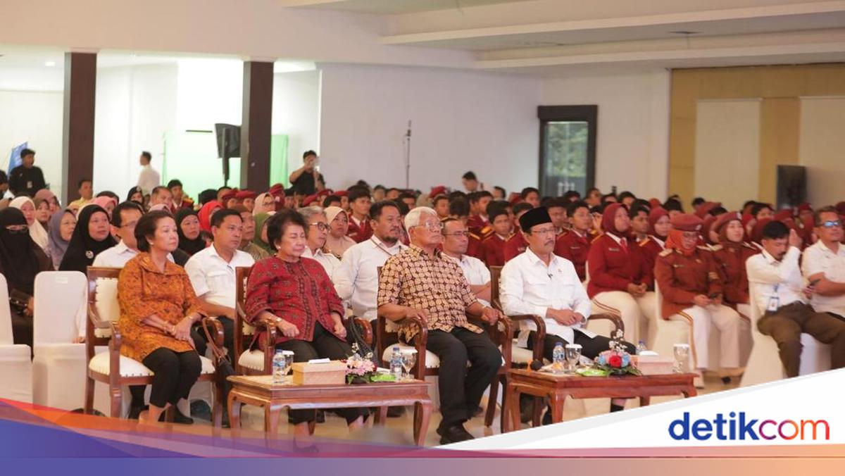 2 Kakak Presiden Prabowo Kunjungi Sekolah Rakyat, Disambut Mensos-Wamensos