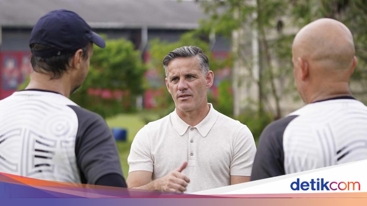 Mantan Direktur Teknik Timnas Indonesia yang kini menjabat sebagai Dirtek PSS Sleman, Pieter Huistra, memberikan prediksinya soal kiprah John Herdman yang akan dimulai bersama Timnas Indonesia di FIFA Series 2026 besok.

Via @detikjogja_