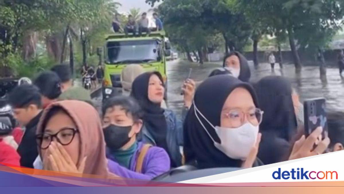 Banjir Parah di Daan Mogot, Penumpang TransJ Sempat Beralih Nebeng Truk