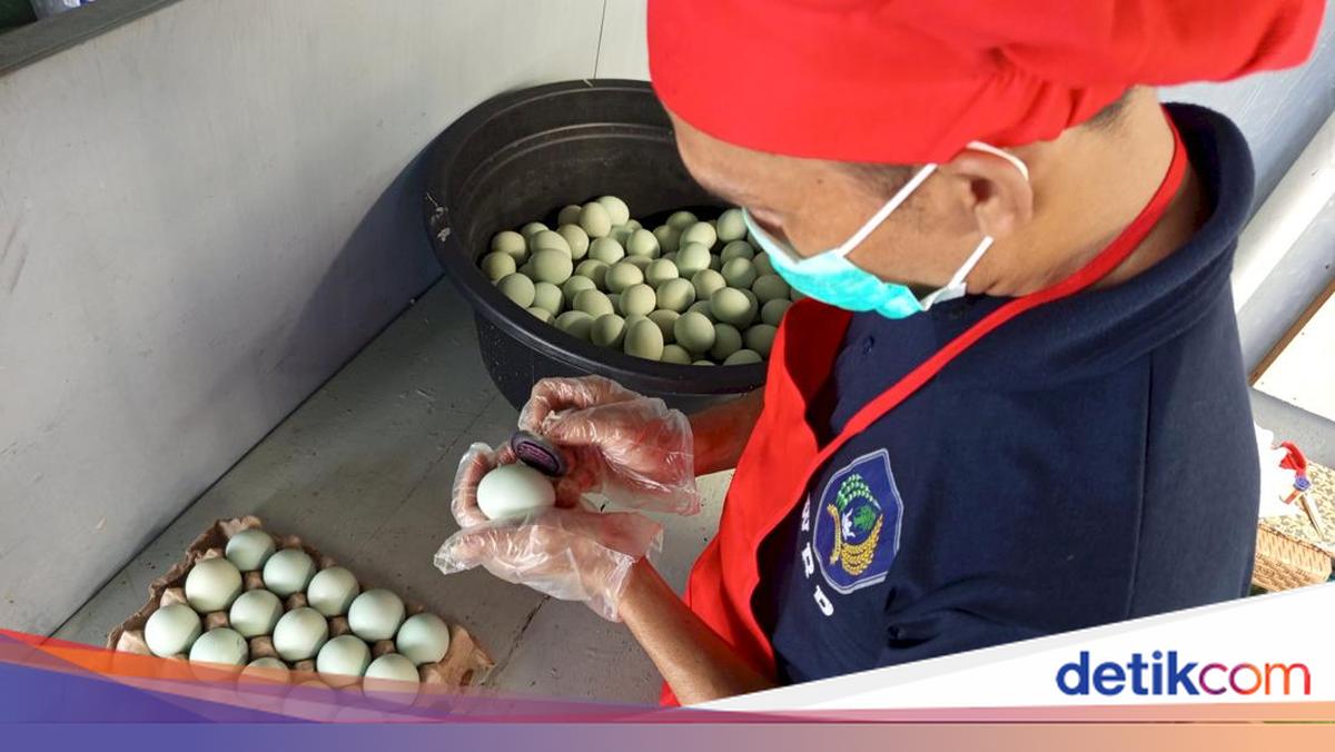 Dari Balik Lapas Kotabaru, Warga Binaan Bikin Telur Asin UMKM La New City