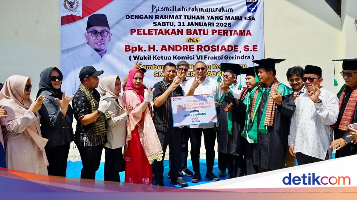 Andre Rosiade Hadiahkan Umrah untuk 3 Siswa Hafal Al-Qur'an 30 Juz