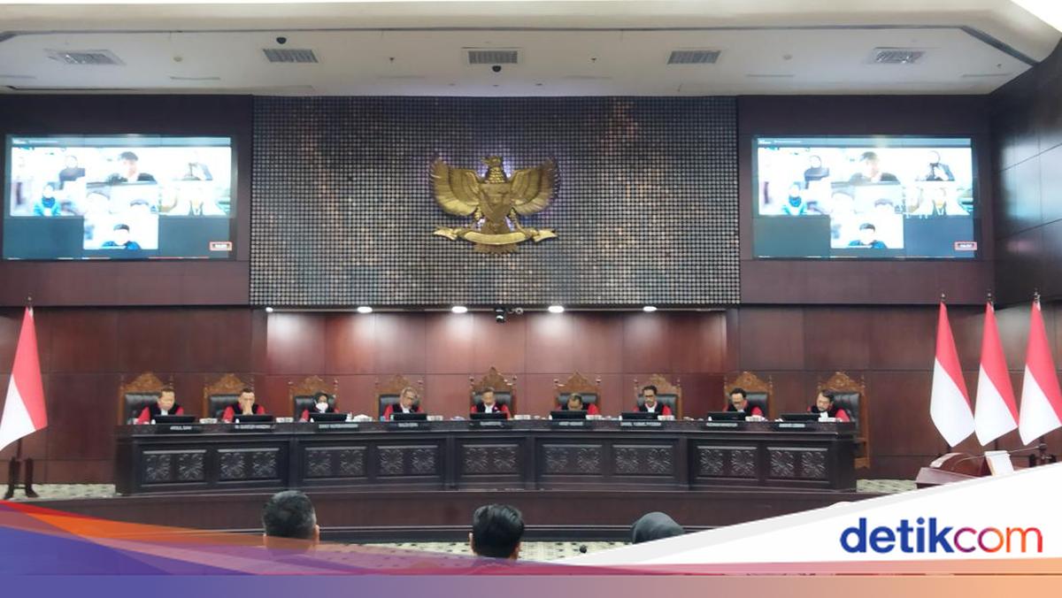 MK Tak Terima Permohonan untuk Legalkan Nikah Beda Agama