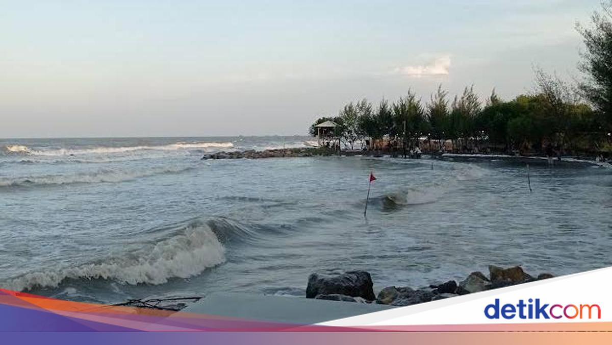 Keindahan Pantai Cemara Indah Indramayu, Tenang dan Ramah di Dompet