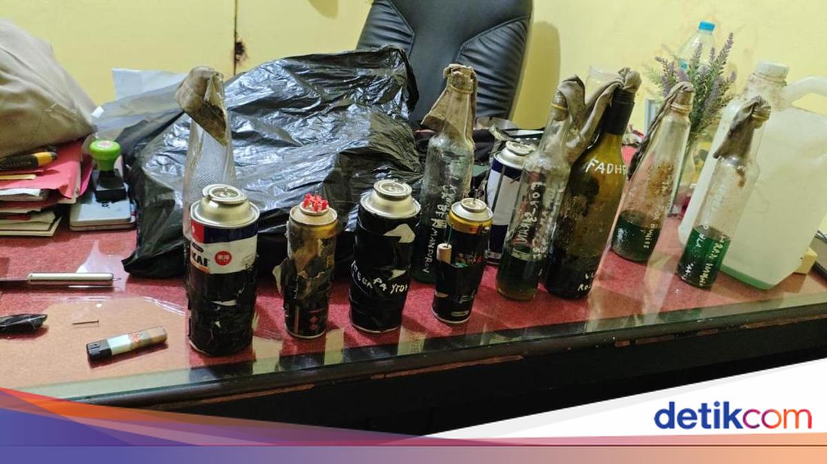 Densus 88 Temukan Bom Molotov-Sajam Siswa SMP Kalbar, Ini Penampakannya