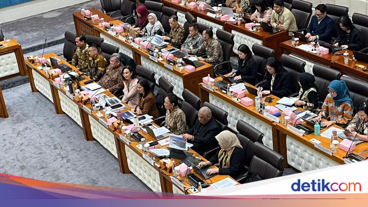 Waka Komisi VII DPR Tanya Data, Menpar Bantah Bali Sepi Wisatawan