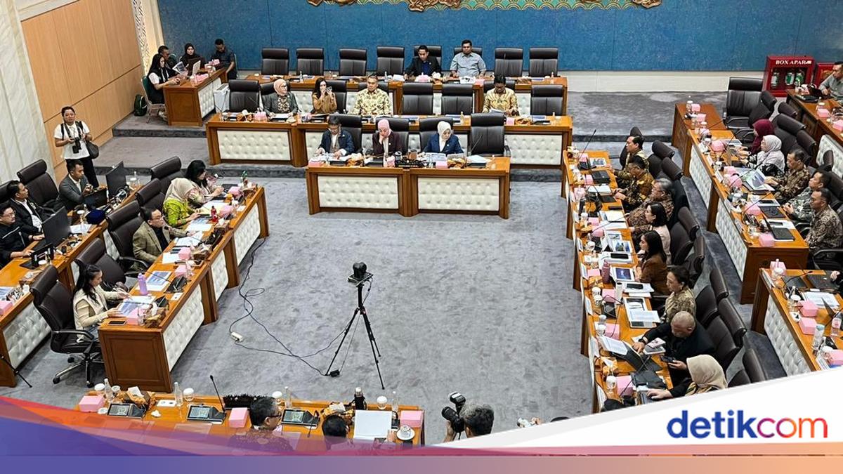 Komisi VII DPR Sentil Menpar Jawab Isu Rapat via Medsos: Di Sini Mestinya