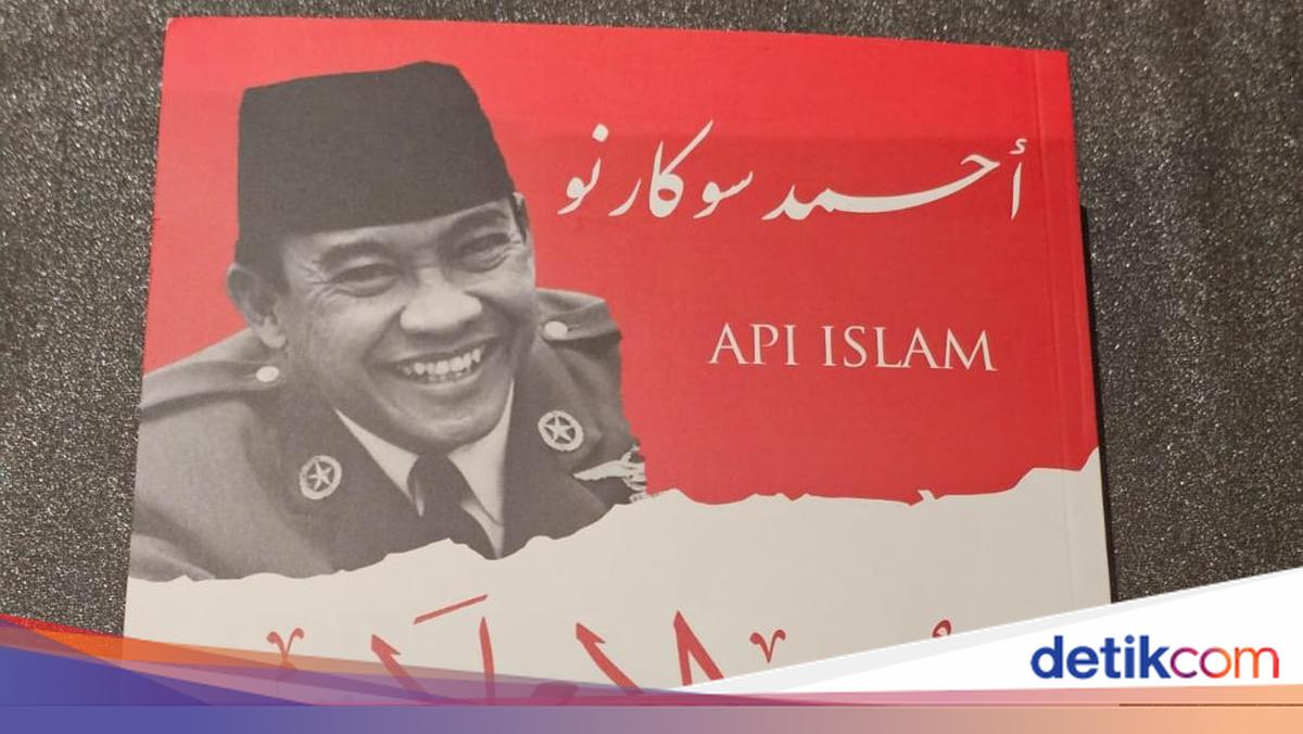 Prananda Berikan Buku Api Islam Bung Karno Versi Arab ke Putra Mahkota UEA