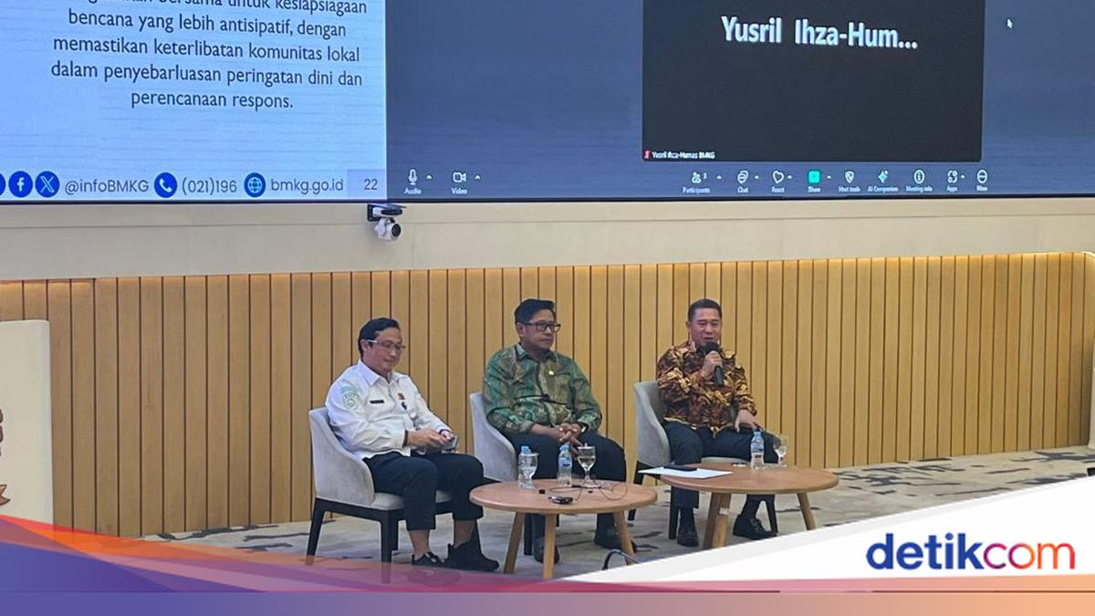 BMKG Wanti-wanti Potensi Banjir-Longsor Akibat Hujan Ekstrem 400 Mm Per Hari